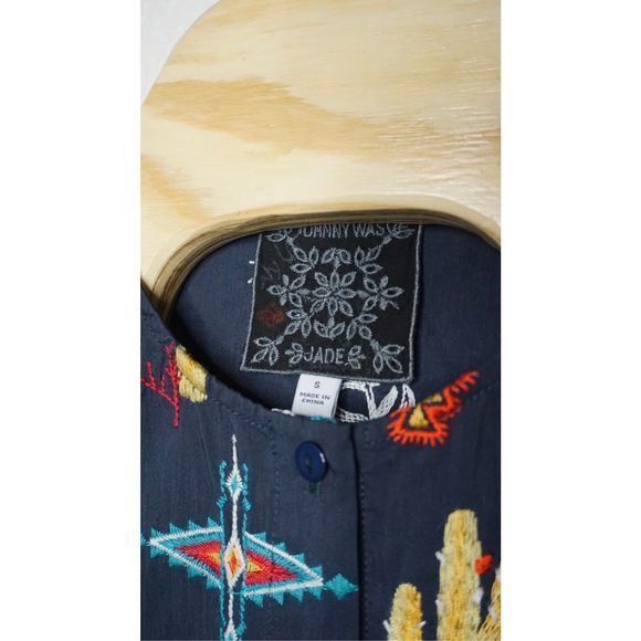 Johnny Was Women’s Louanne Sz Small Embroidered Graphite Silk Short Sleeve Top - Picture 4 of 6